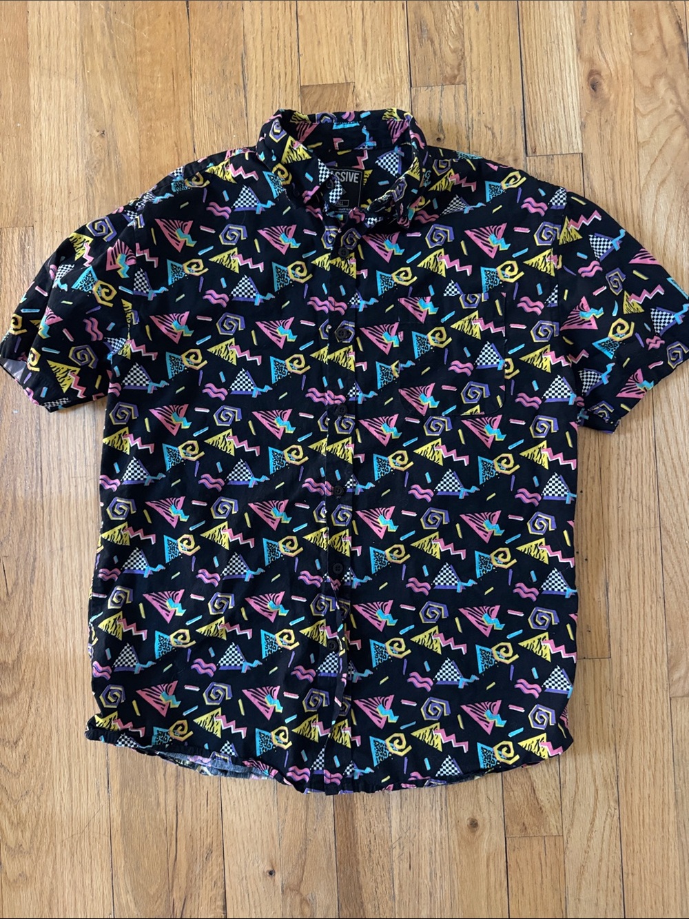 Massive size small men’s Black Geo-Print Short Sleeve Shirt retro 90s 80s